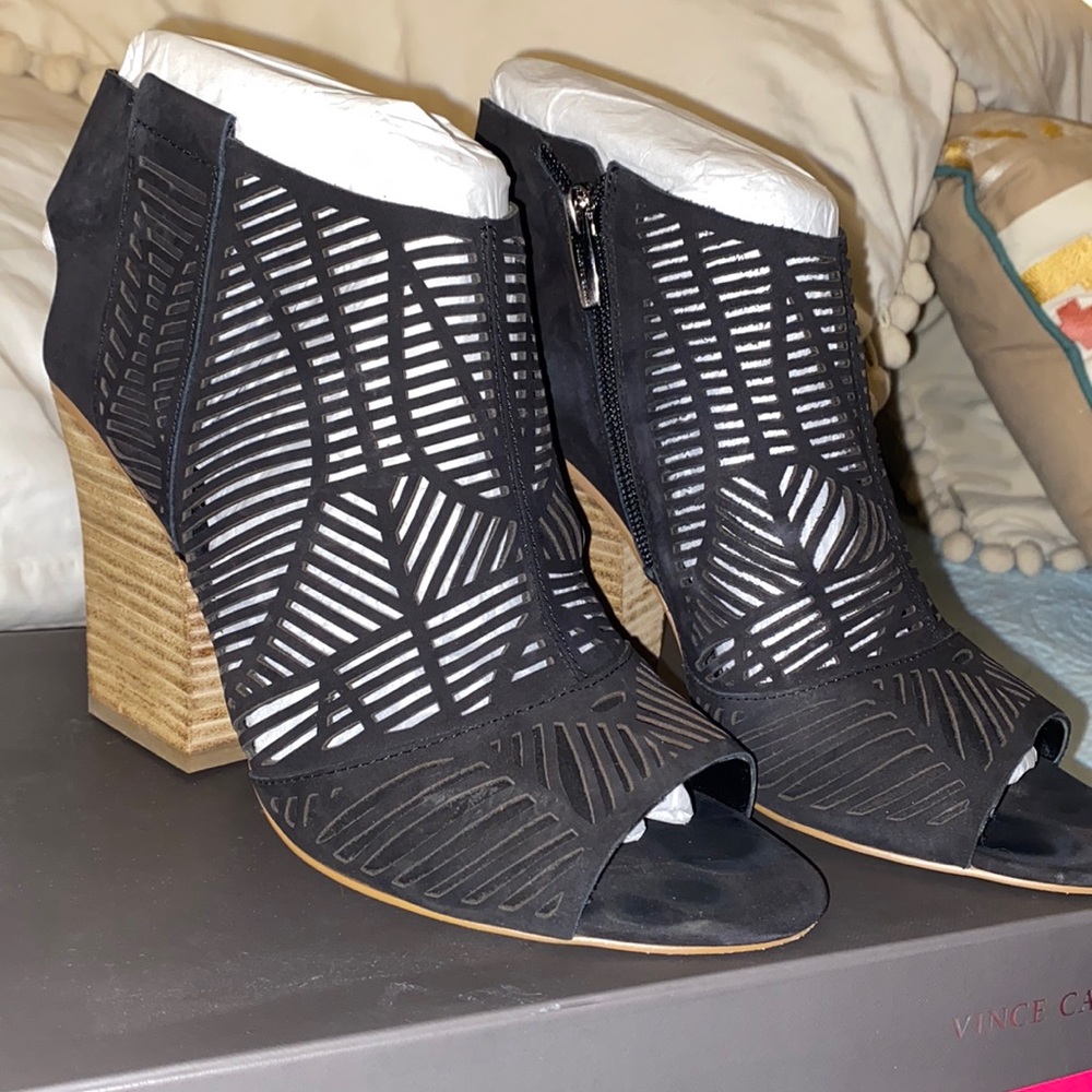 Vince Camuto Kimora Black Suede Heel - Size 9